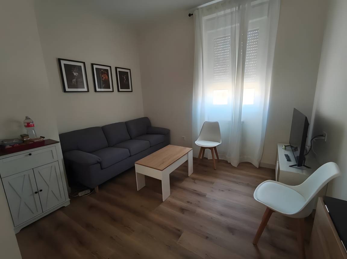 50 M² Apartamento ∙ 2 Habitaciones ∙ 3 Huéspedes - León, España
