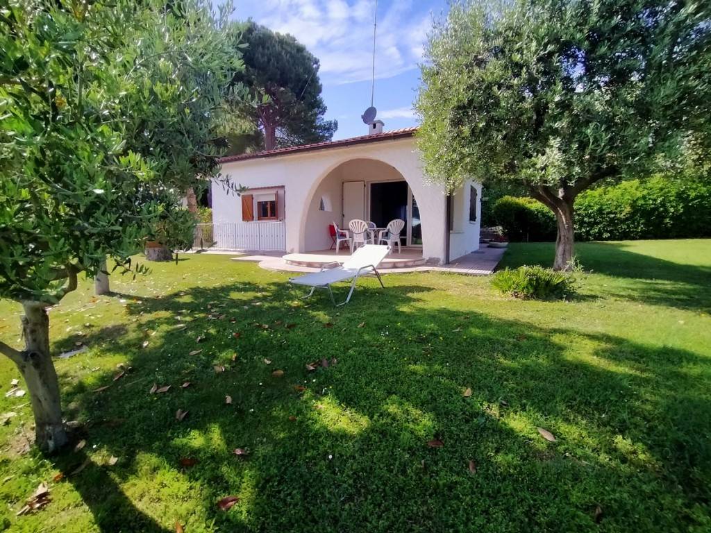 95 M² Villa ∙ 3 Bedrooms ∙ 6 Guests - Numana