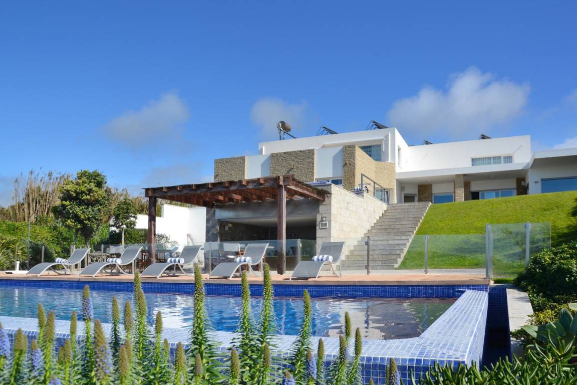 360 M² Villa ∙ 8 Chambres ∙ 19 Personnes - Colares