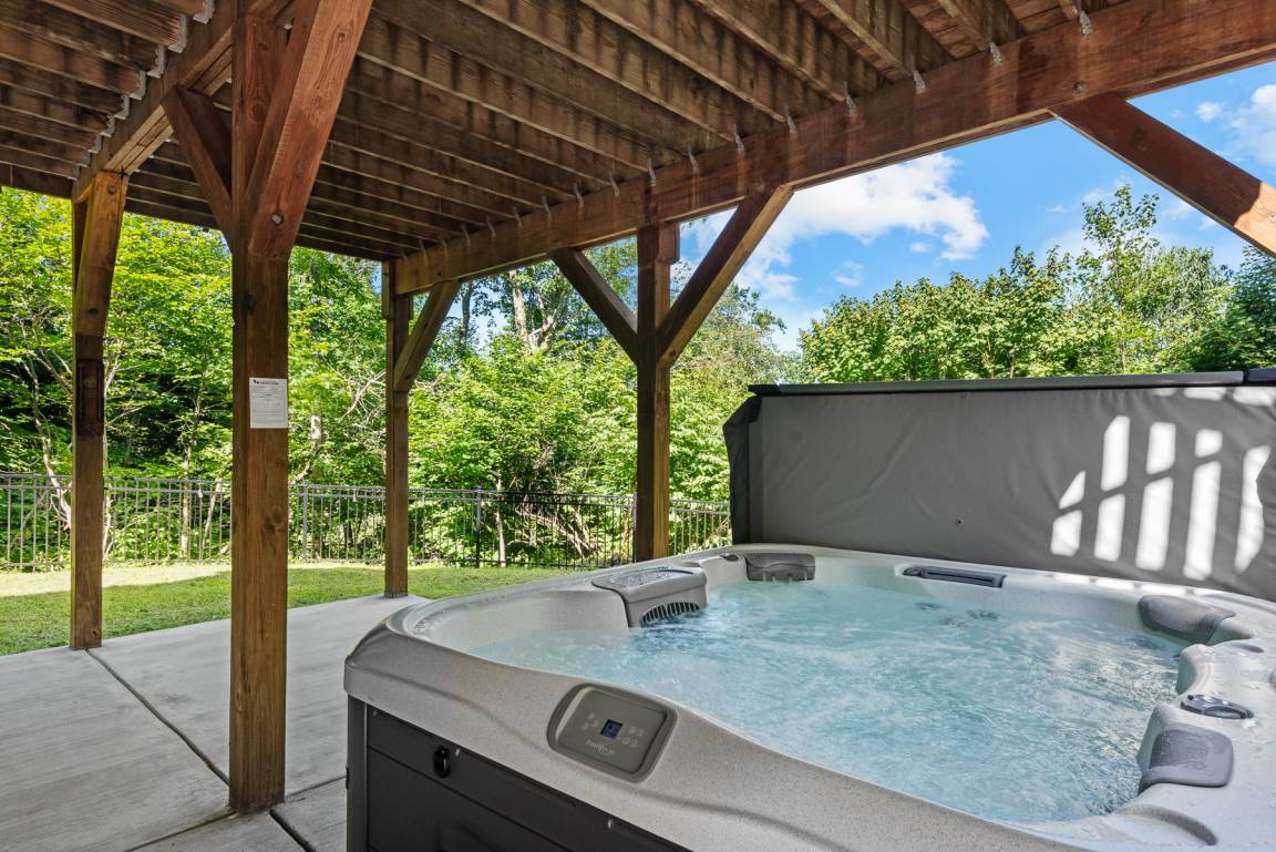 Cabin ∙ 4 Bedrooms ∙ 12 Guests - Sugar Mountain, NC