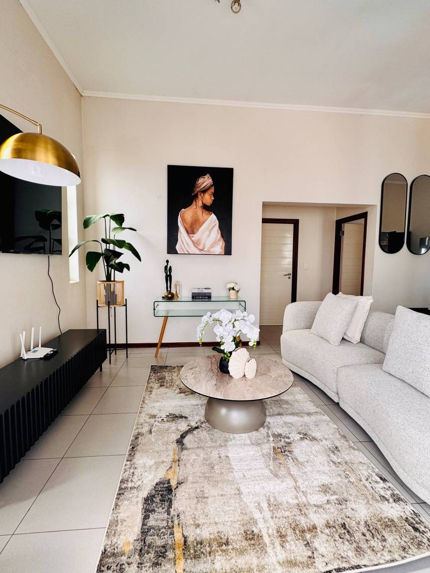 85 M² Apartment ∙ 2 Bedrooms ∙ 4 Guests - Randburg