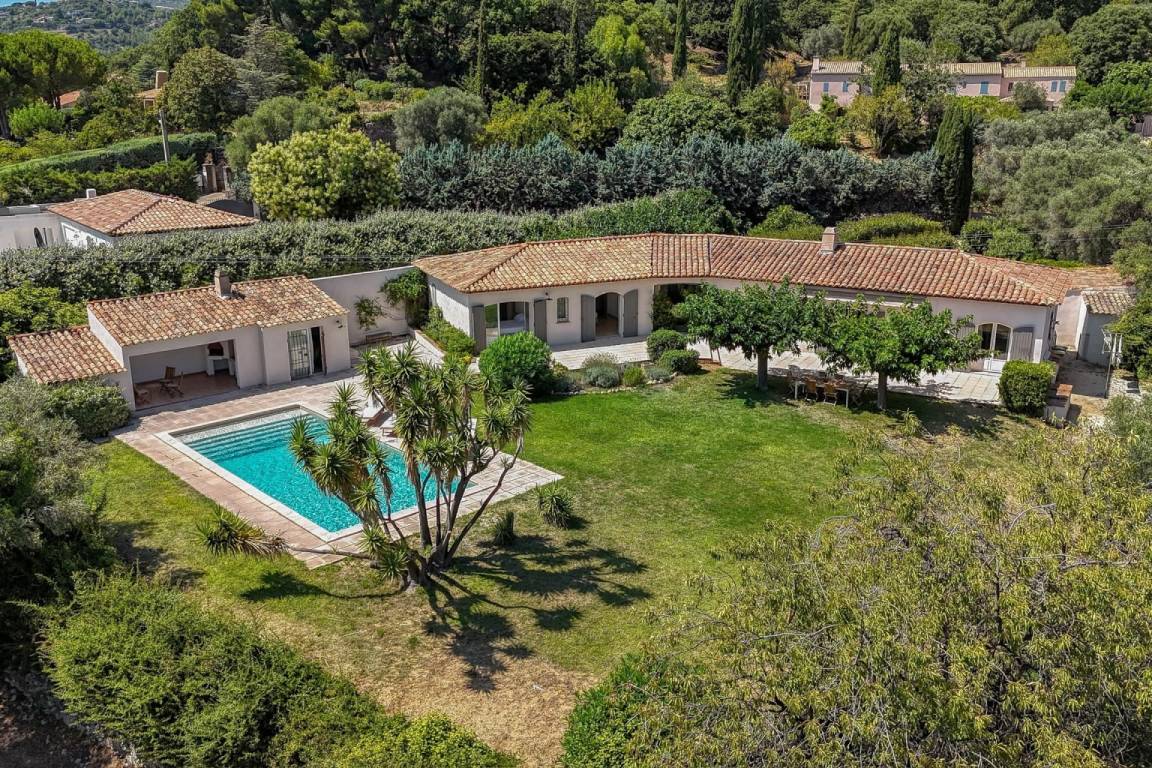 180 M² House ∙ 4 Bedrooms ∙ 10 Guests - Toulon