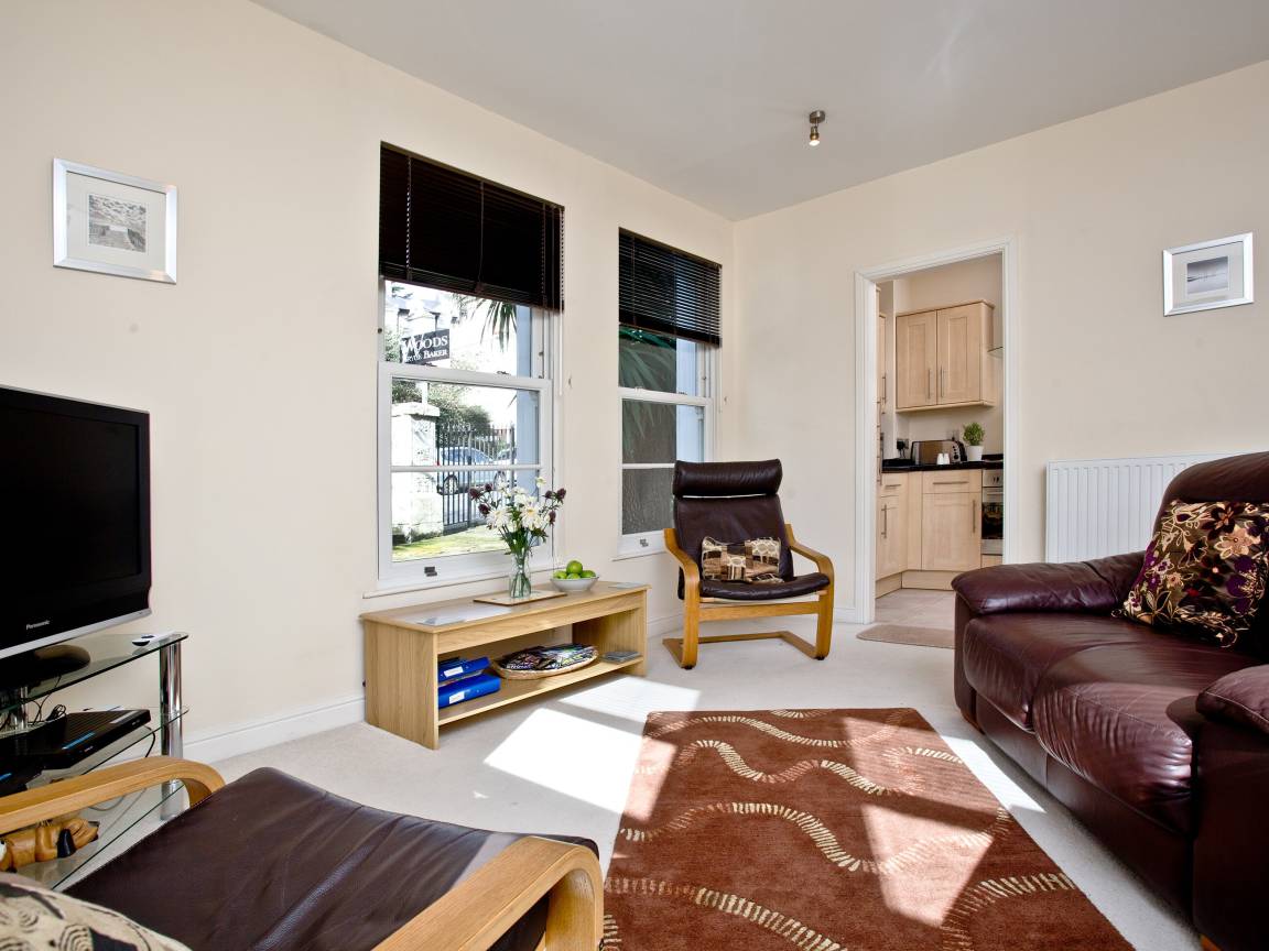 Apartment ∙ 2 Bedrooms ∙ 4 Guests - Oddicombe Beach