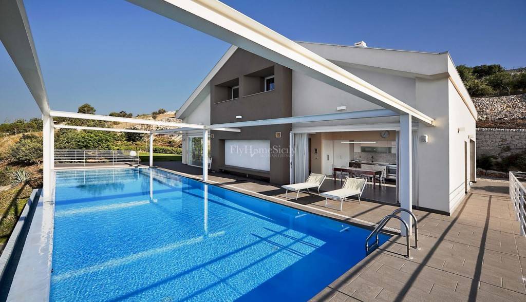 500 M² Villa ∙ 5 Bedrooms ∙ 11 Guests - Sicily