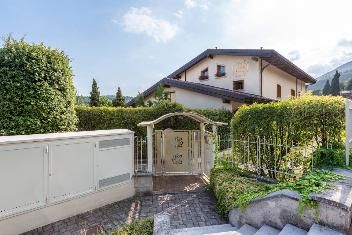 65 M² Appartamento Vacanza ∙ 1 Camera Da Letto ∙ 5 Ospiti - Salò