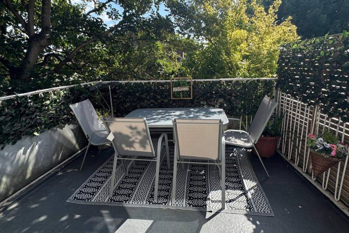 85 M² House ∙ 4 Bedrooms ∙ 8 Guests - Greenwich