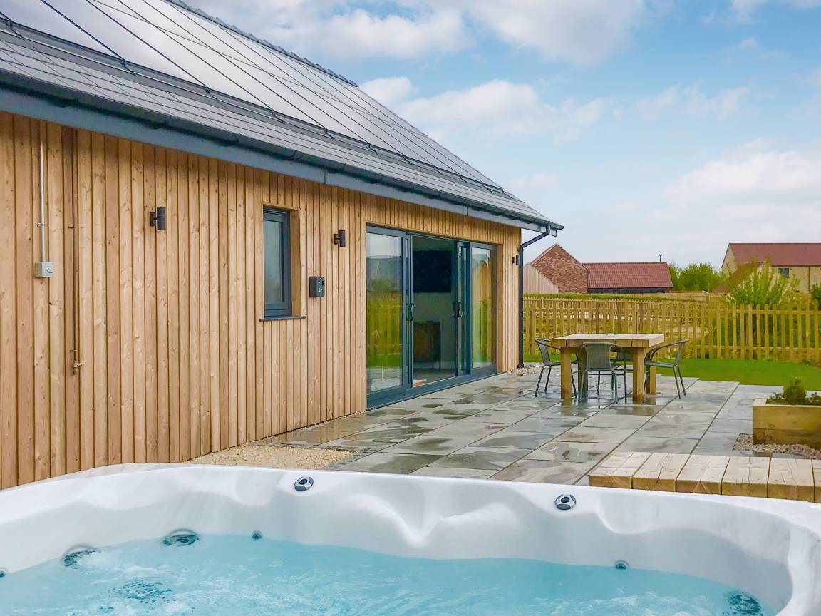 Cottage ∙ 2 Bedrooms ∙ 4 Guests - Lincoln