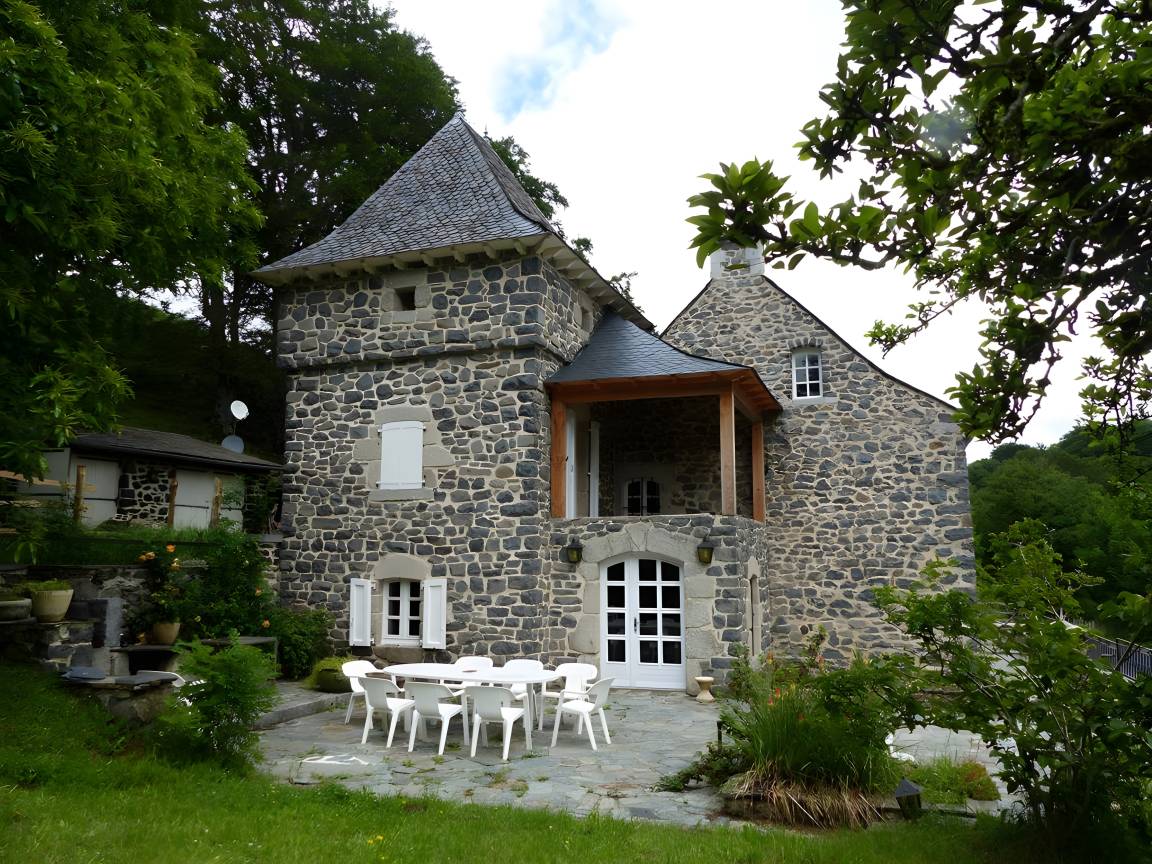 200 M² Huis ∙ 4 Slaapkamers ∙ 15 Gasten - Laguiole