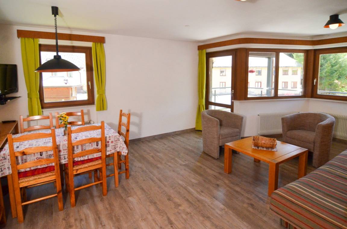 68 M² Ferienwohnung ∙ 2 Schlafzimmer ∙ 6 Gäste - Münstertal/Schwarzwald