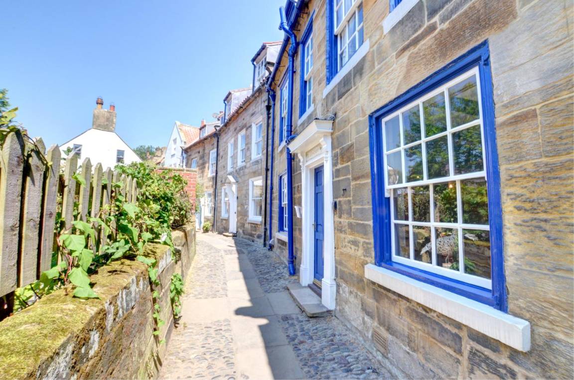 Cottage ∙ 3 Bedrooms ∙ 6 Guests - Robin Hood's Bay and Beach