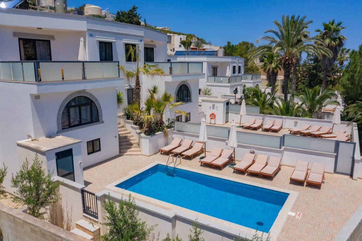 Villa ∙ 5 Bedrooms ∙ 12 Guests - Malta