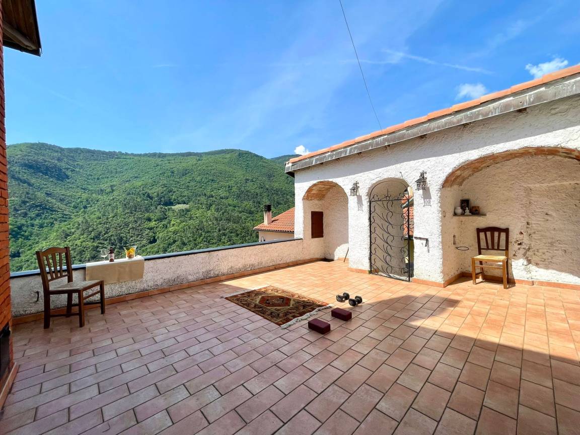 211 M² Villa ∙ 3 Schlafzimmer ∙ 8 Gäste - Spotorno