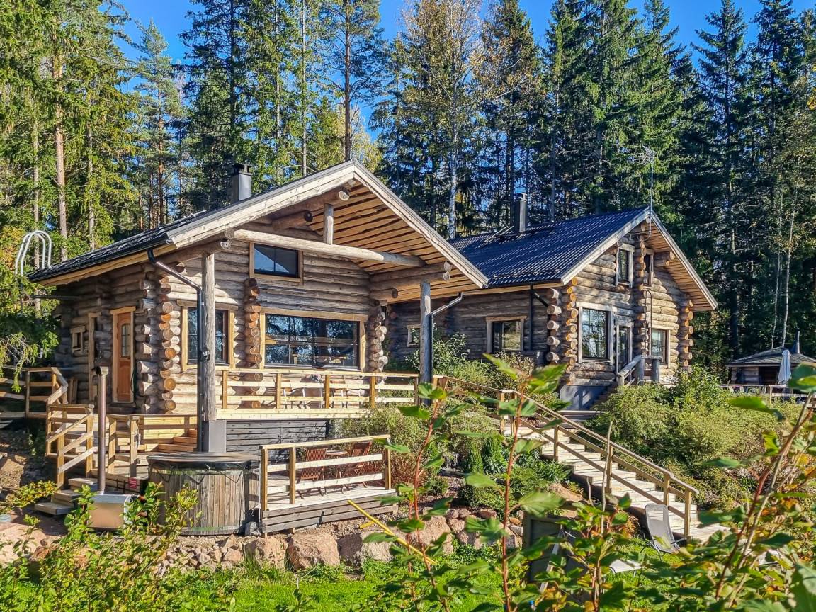 150 M² Talo ∙ 3 Makuuhuonetta ∙ 12 Vierasta - Pyhtään kirkonkylä