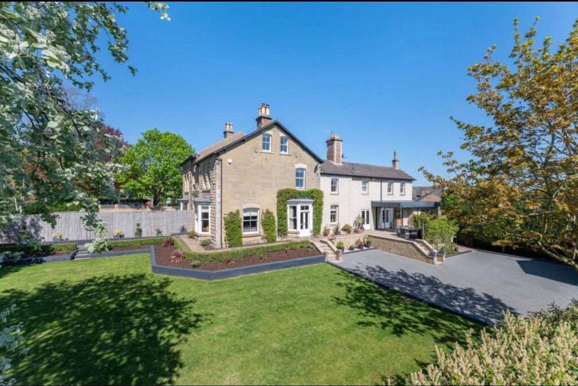 Apartment ∙ 5 Bedrooms ∙ 10 Guests - Malton
