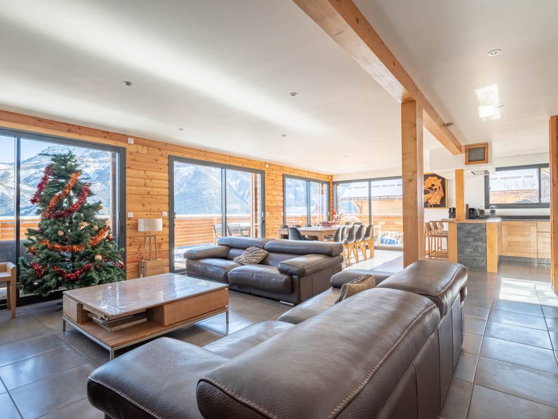 220 M² Chalet ∙ 6 Bedrooms ∙ 16 Guests - Pra-Loup