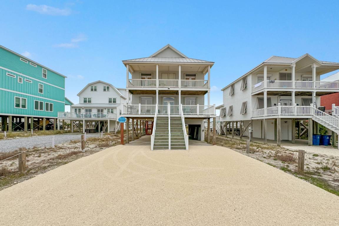 House ∙ 4 Bedrooms ∙ 14 Guests - Gulf Shores, AL