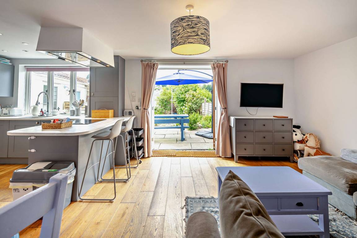 Apartment ∙ 3 Bedrooms ∙ 8 Guests - Exmouth
