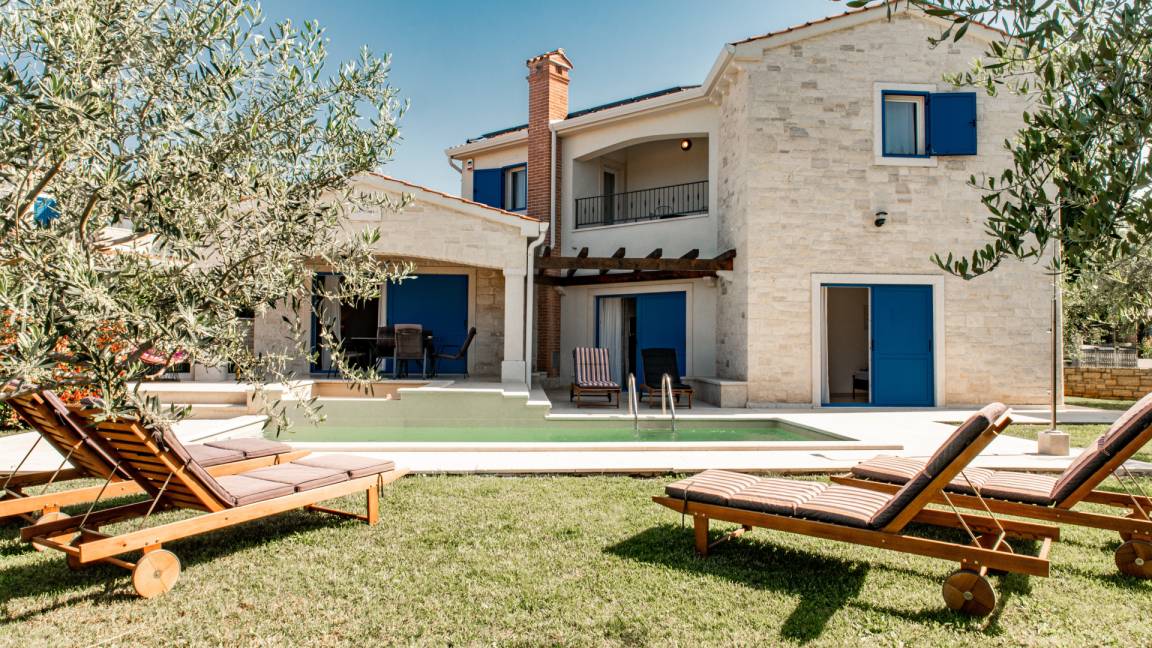 171 M² Villa ∙ 3 Bedrooms ∙ 8 Guests - Poreč