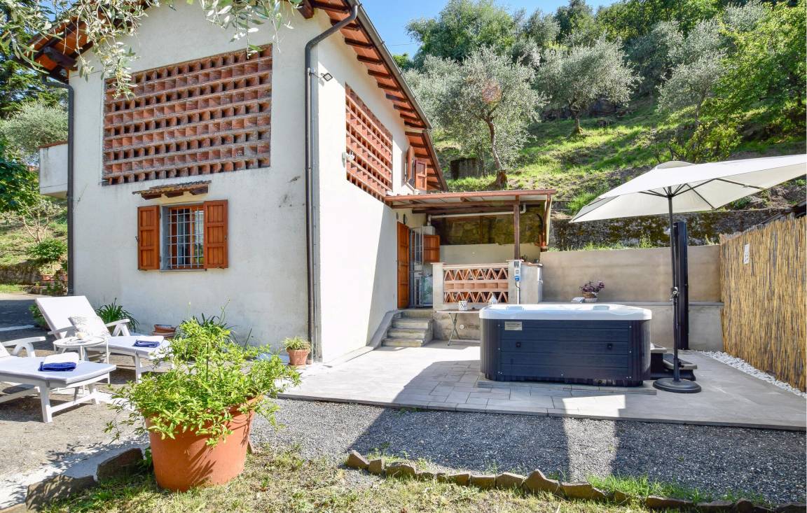 60 M² House ∙ 2 Bedrooms ∙ 4 Guests - Camaiore