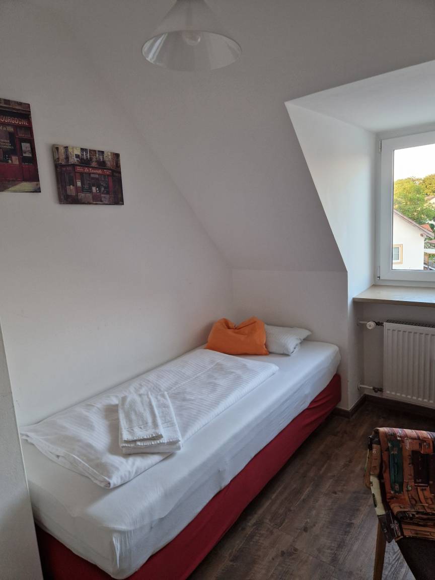 12 m&sup2; Privatzimmer 1 Schlafzimmer 1 Gast