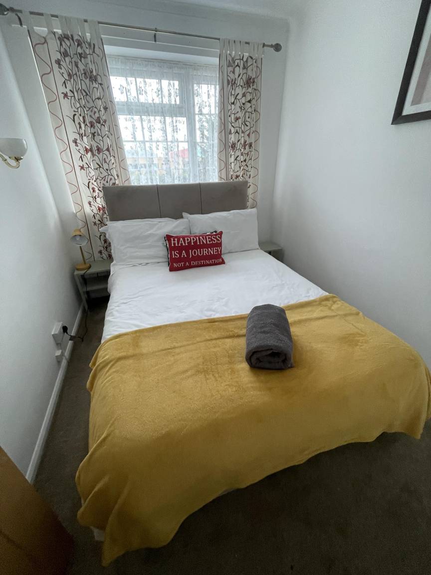 75 M² Casa ∙ 3 Habitaciones ∙ 7 Huéspedes - Luton