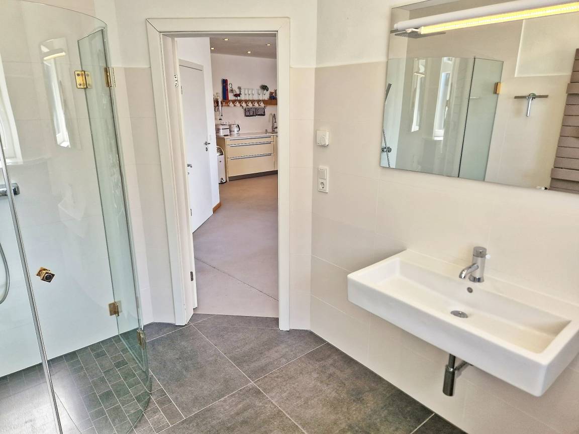 65 m² Ferienwohnung ∙ 1 Schlafzimmer ∙ 3 Gäste – Bild 24