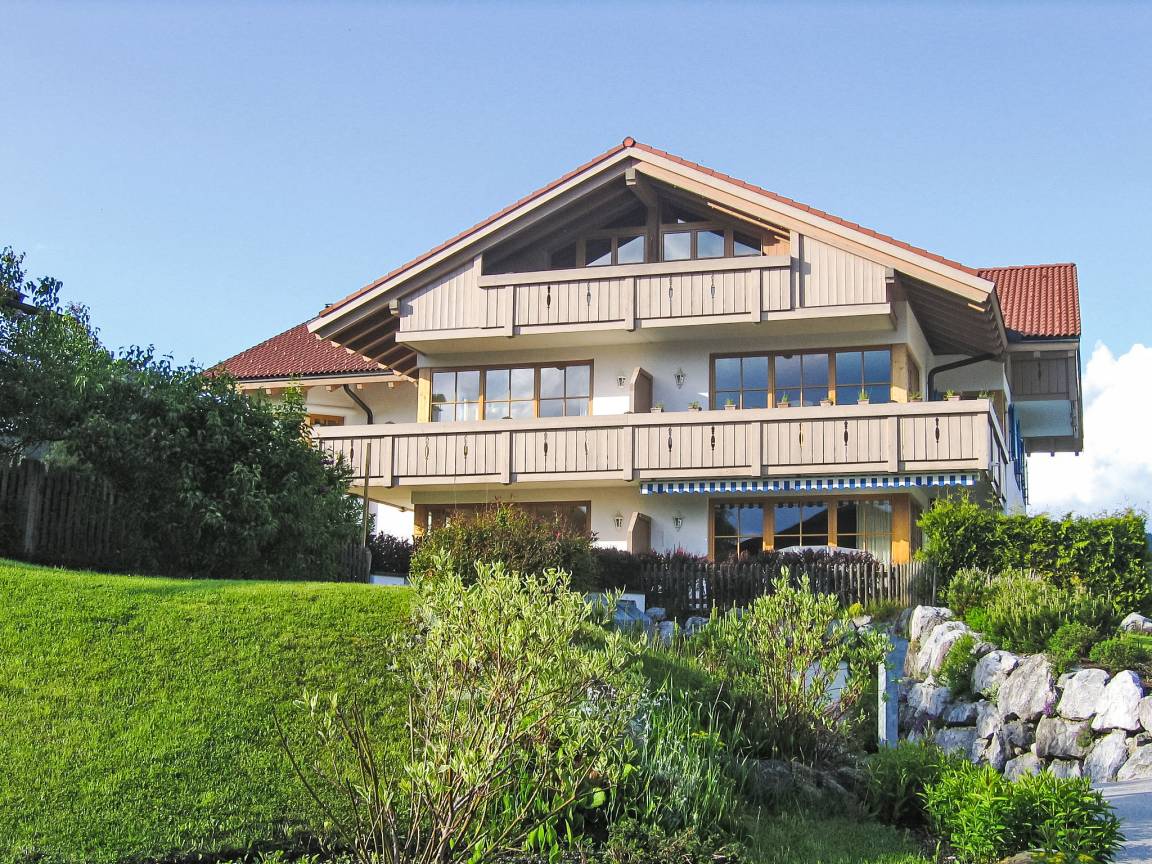 92 M² Ferienwohnung ∙ 2 Schlafzimmer ∙ 4 Gäste - Wallgau