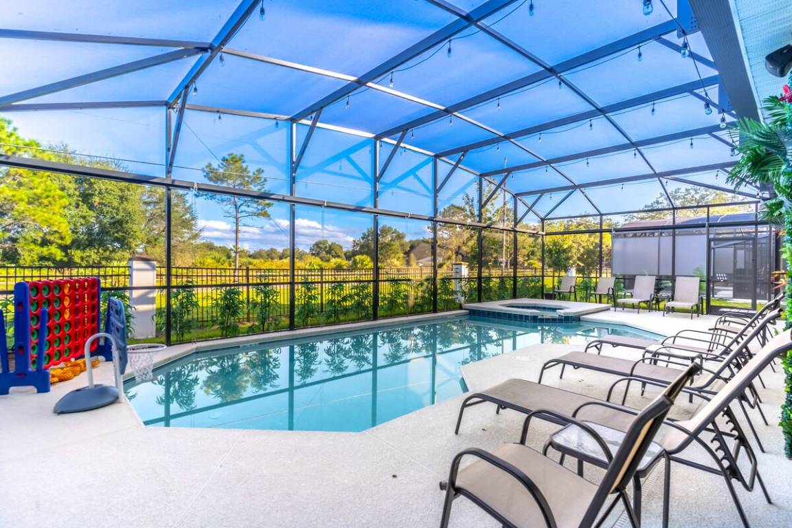 698 M² Villa ∙ 15 Habitaciones ∙ 25 Huéspedes - Kissimmee, FL