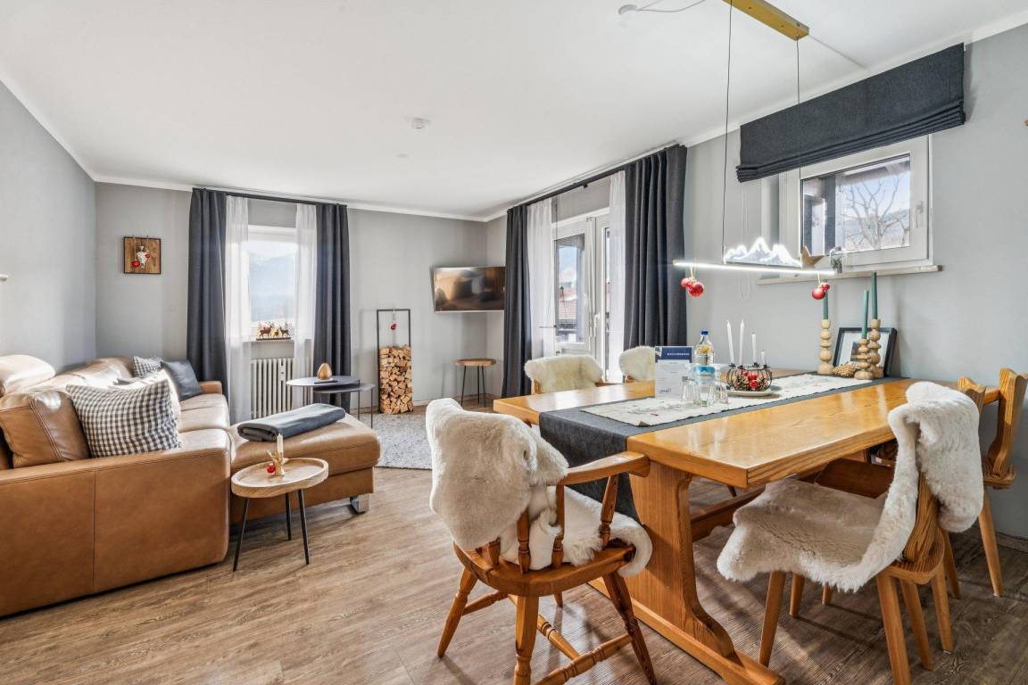 83 M² Ferienwohnung ∙ 2 Schlafzimmer ∙ 4 Gäste - Hittisau
