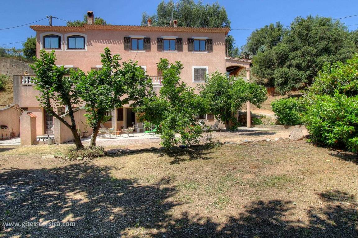 94 m&sup2; G&icirc;te 3 Schlafzimmer 7 G&auml;ste