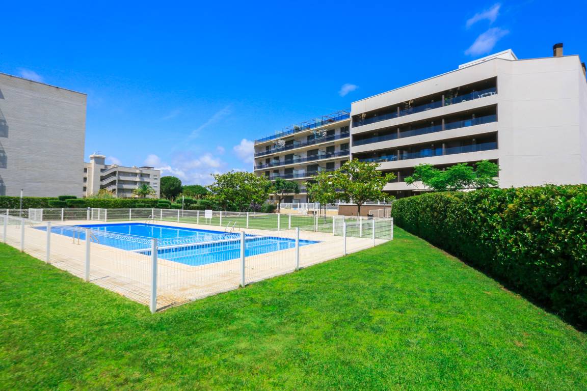 75 M² Apartamento ∙ 3 Habitaciones ∙ 6 Huéspedes - Cambrils