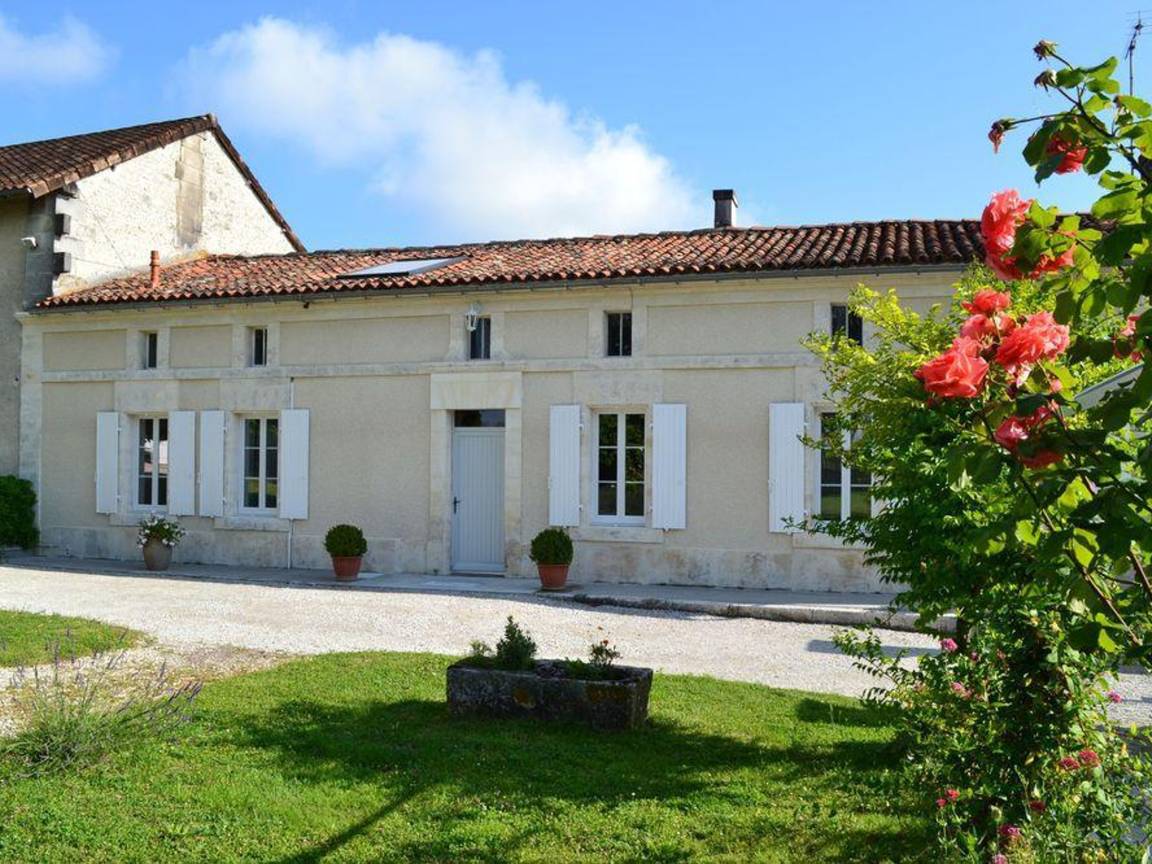 100 M² Cottage ∙ 2 Chambres ∙ 4 Personnes - Charente