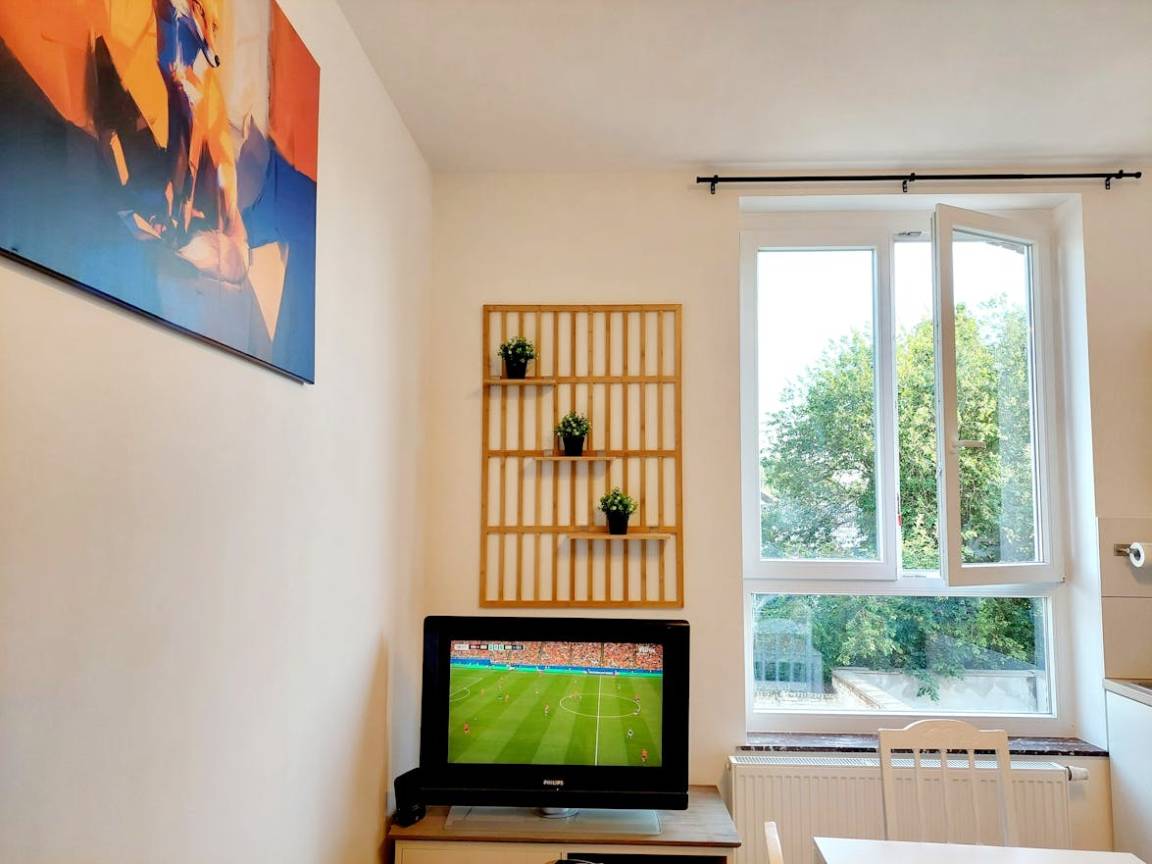 80 M² Apartamento ∙ 2 Quartos ∙ 2 Hóspedes - Charleroi