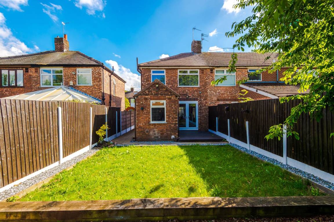 75 M² Ferienhaus ∙ 2 Schlafzimmer ∙ 6 Gäste - Manchester