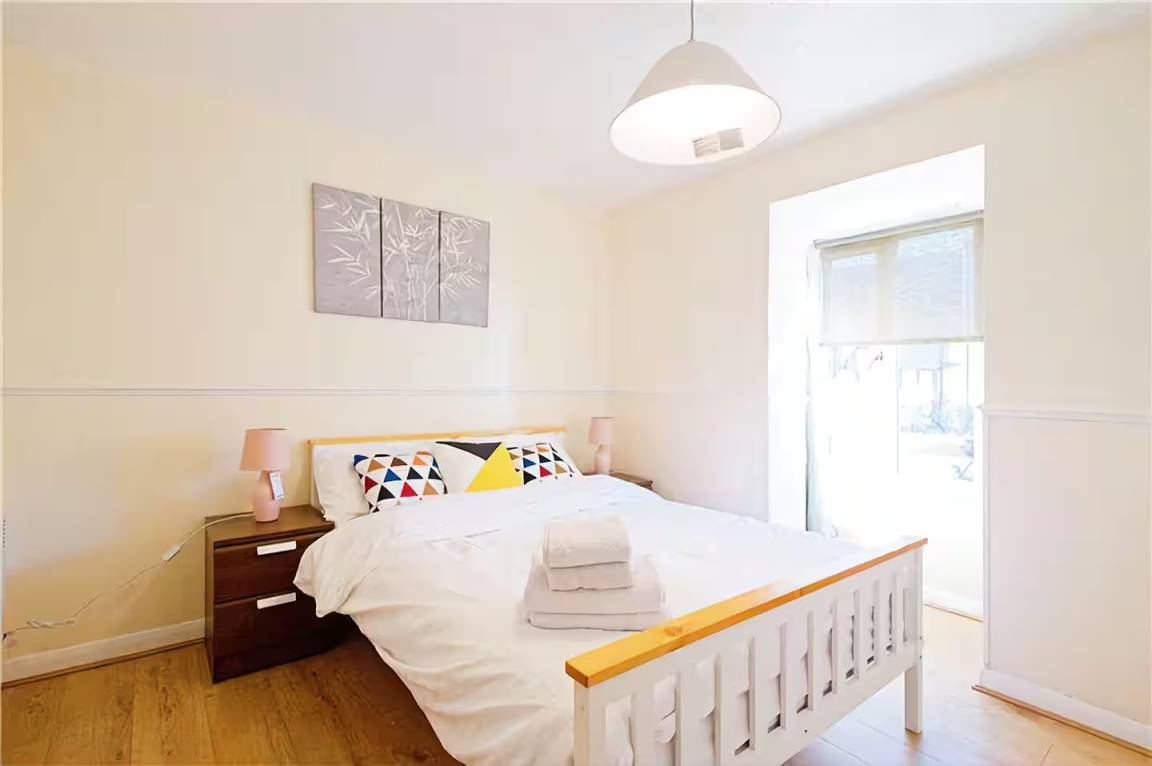 75 M² Apartment ∙ 2 Bedrooms ∙ 6 Guests - Woolwich