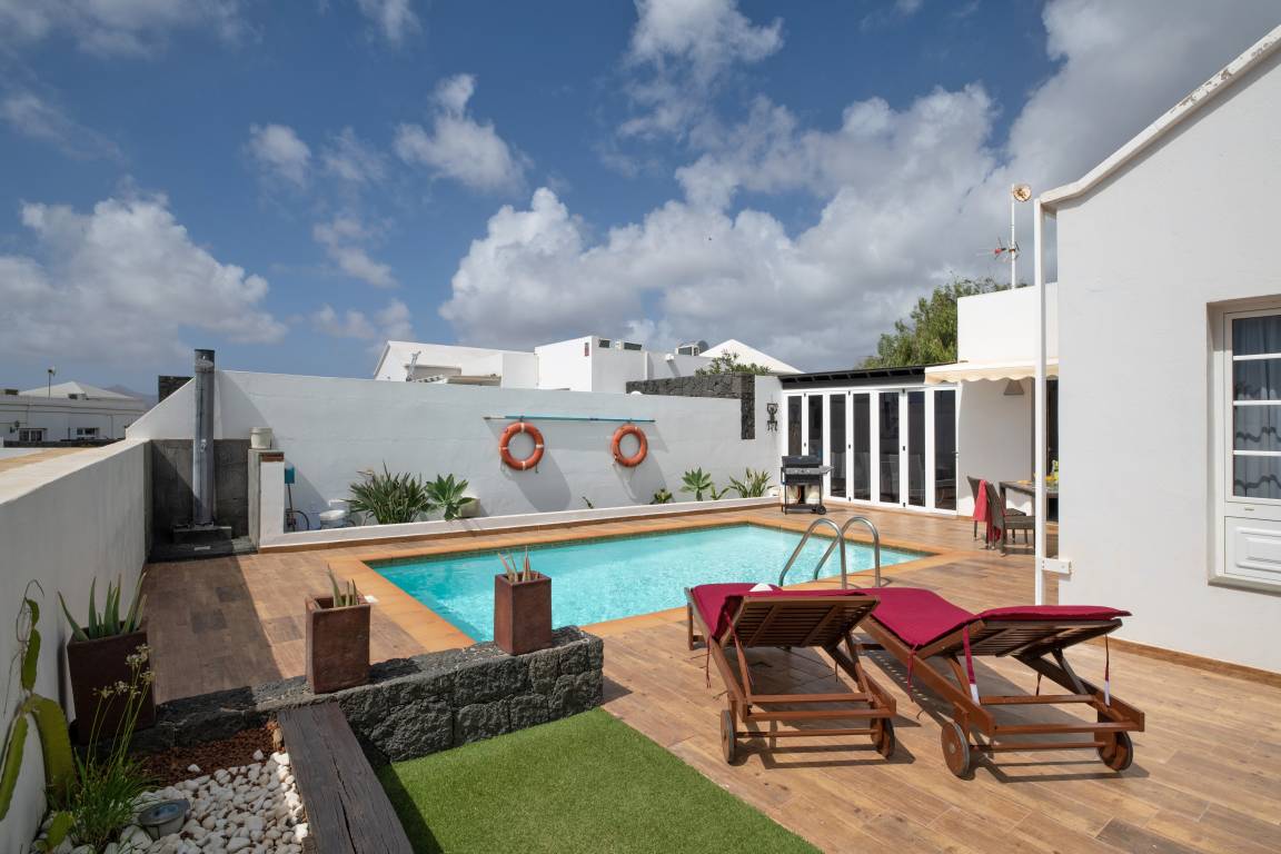 120 M² Villa ∙ 3 Bedrooms ∙ 6 Guests - Puerto del Carmen