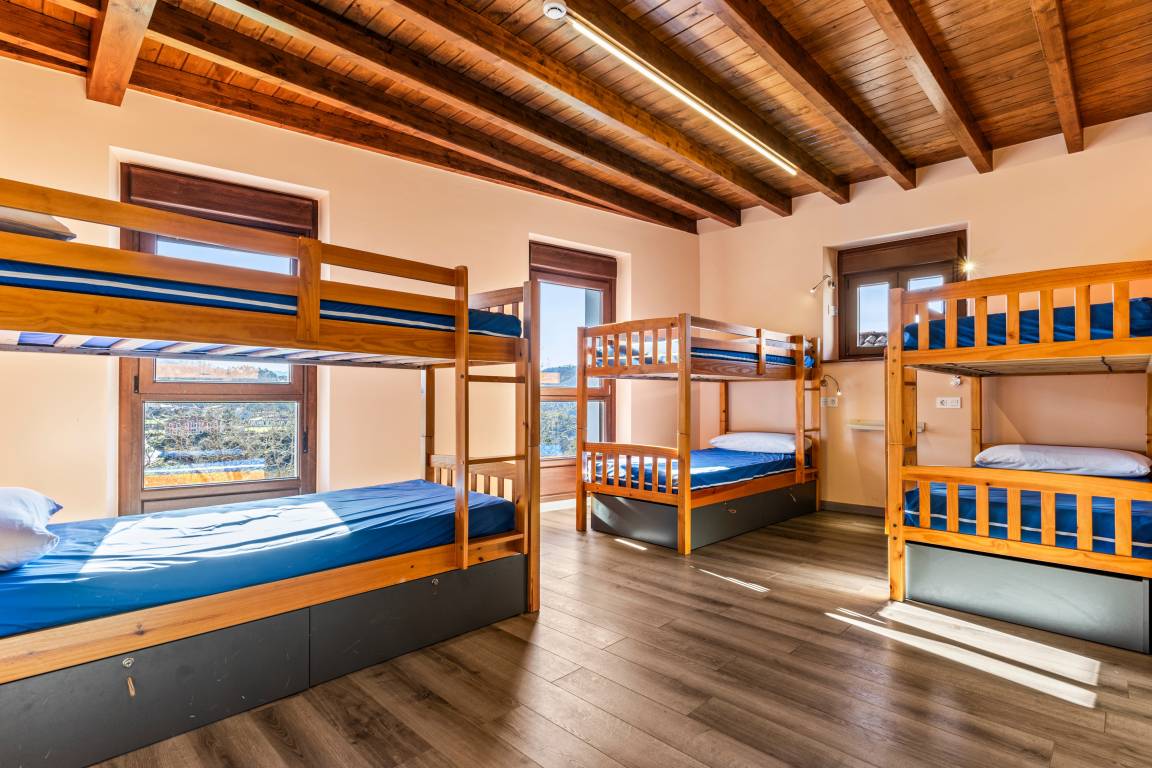 60 M² Habitación Privada ∙ 1 Habitación ∙ 10 Huéspedes - Villaviciosa