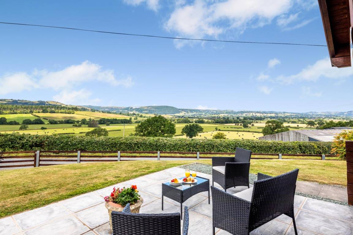 Lodge ∙ 1 Bedroom ∙ 2 Guests - Wales