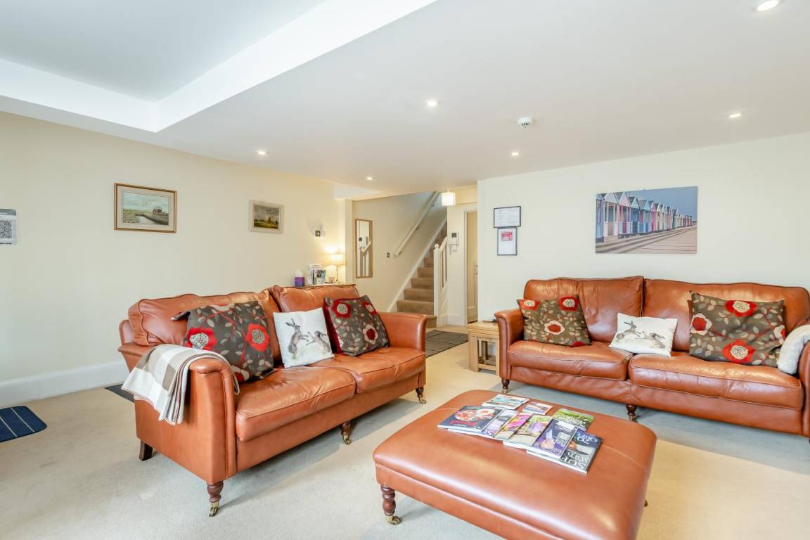 Apartment ∙ 3 Bedrooms ∙ 4 Guests - Southwold