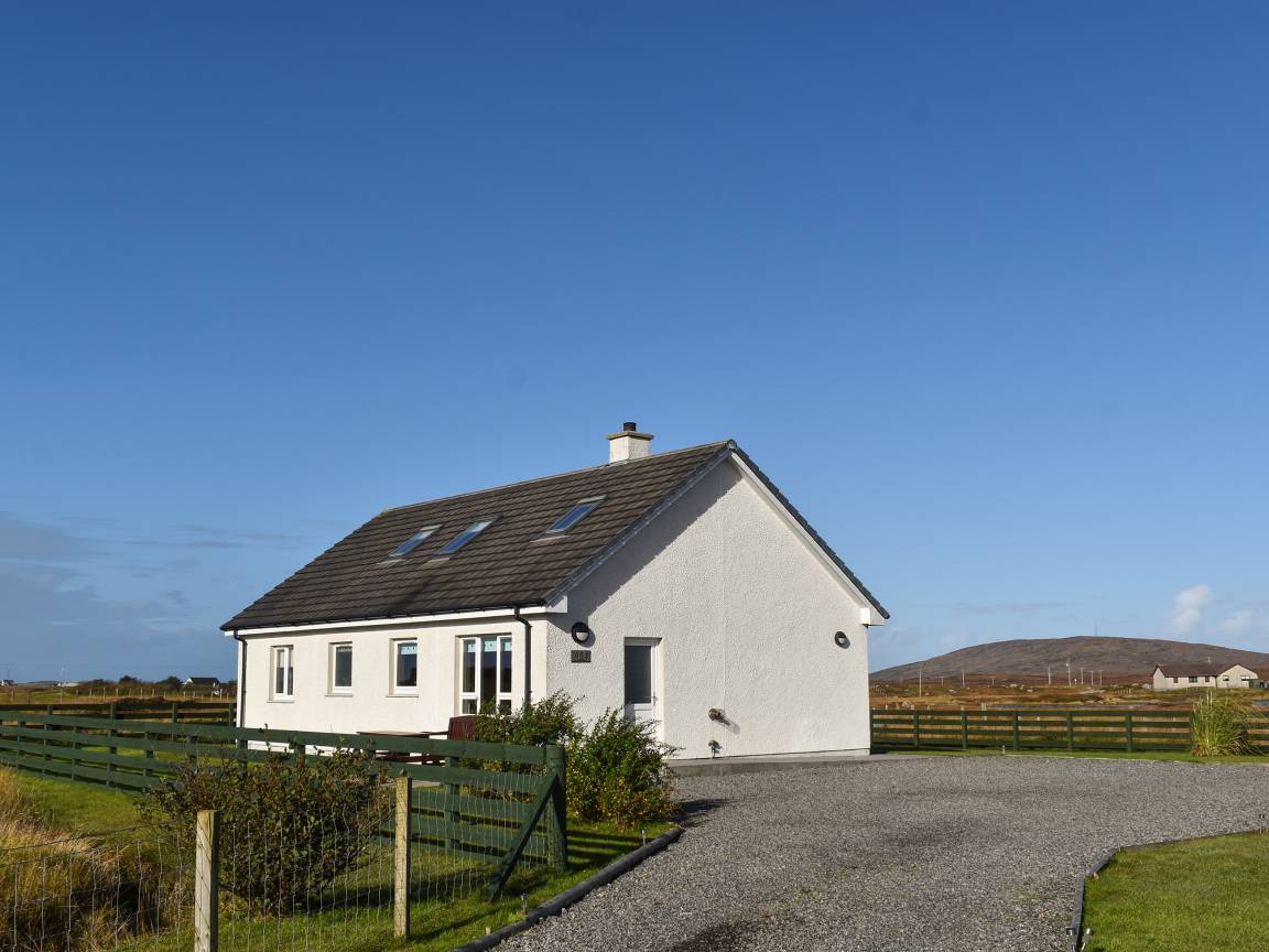 Cottage ∙ 4 Bedrooms ∙ 7 Guests - South Uist