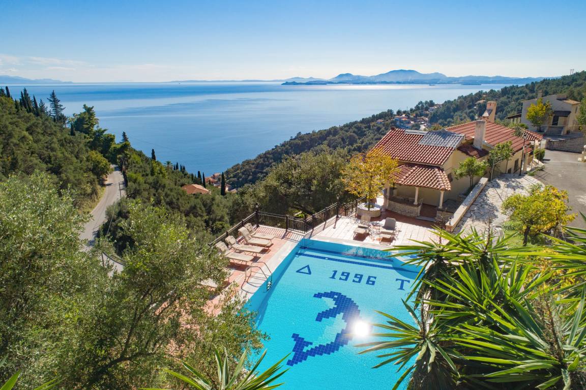 150 M² Villa ∙ 4 Chambres ∙ 8 Personnes - Grèce