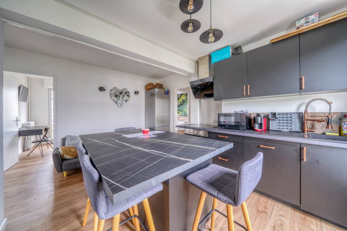 73 M² Appartement ∙ 4 Chambres ∙ 6 Personnes - Gare de Bordeaux Saint-Jean