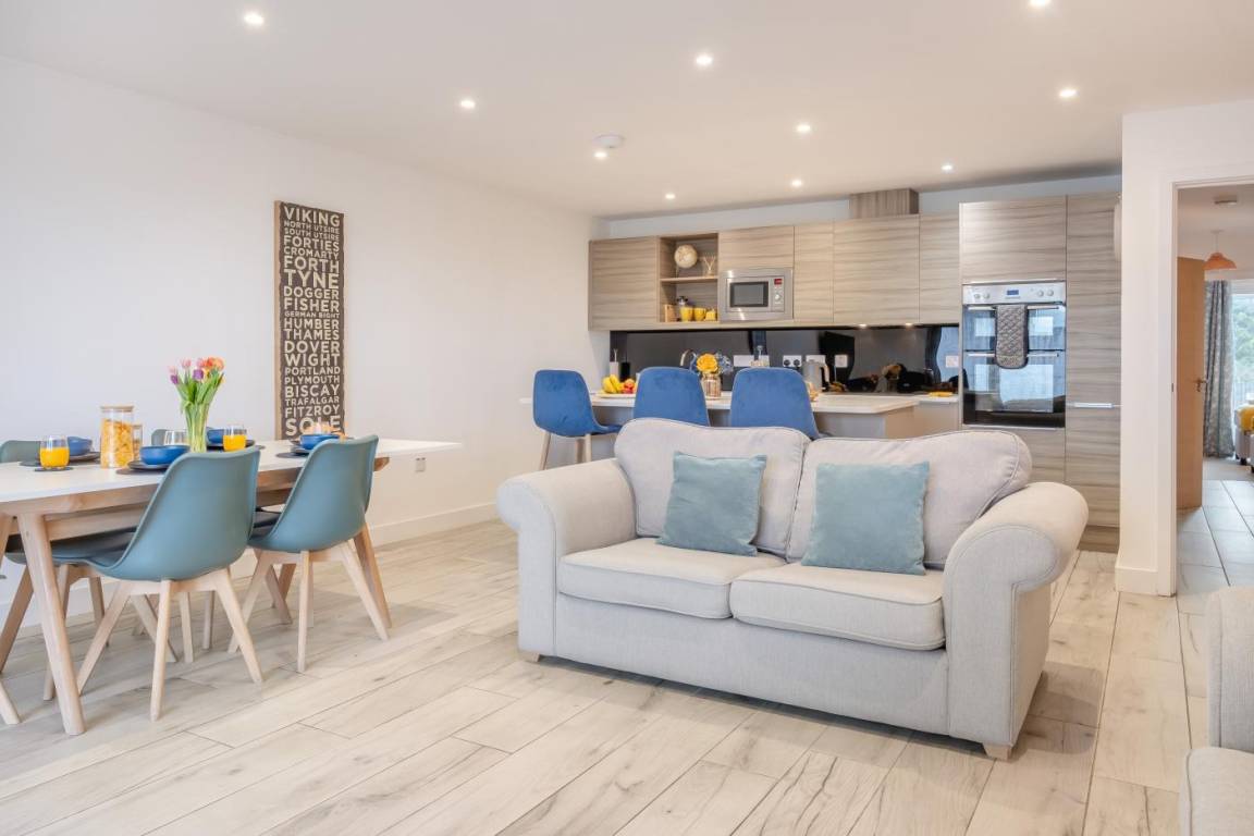 Apartment ∙ 2 Bedrooms ∙ 4 Guests - Shanklin