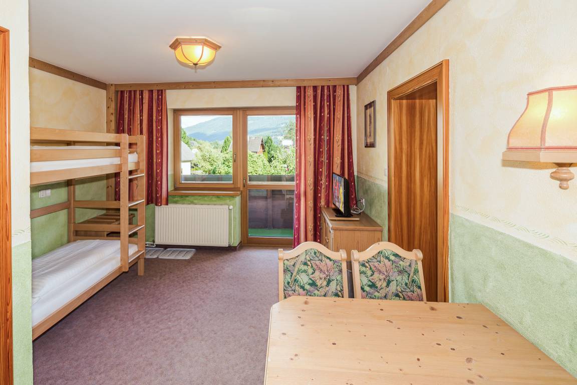 900 m² Ferienhaus ∙ 16 Schlafzimmer ∙ 50 Gäste – Bild 12