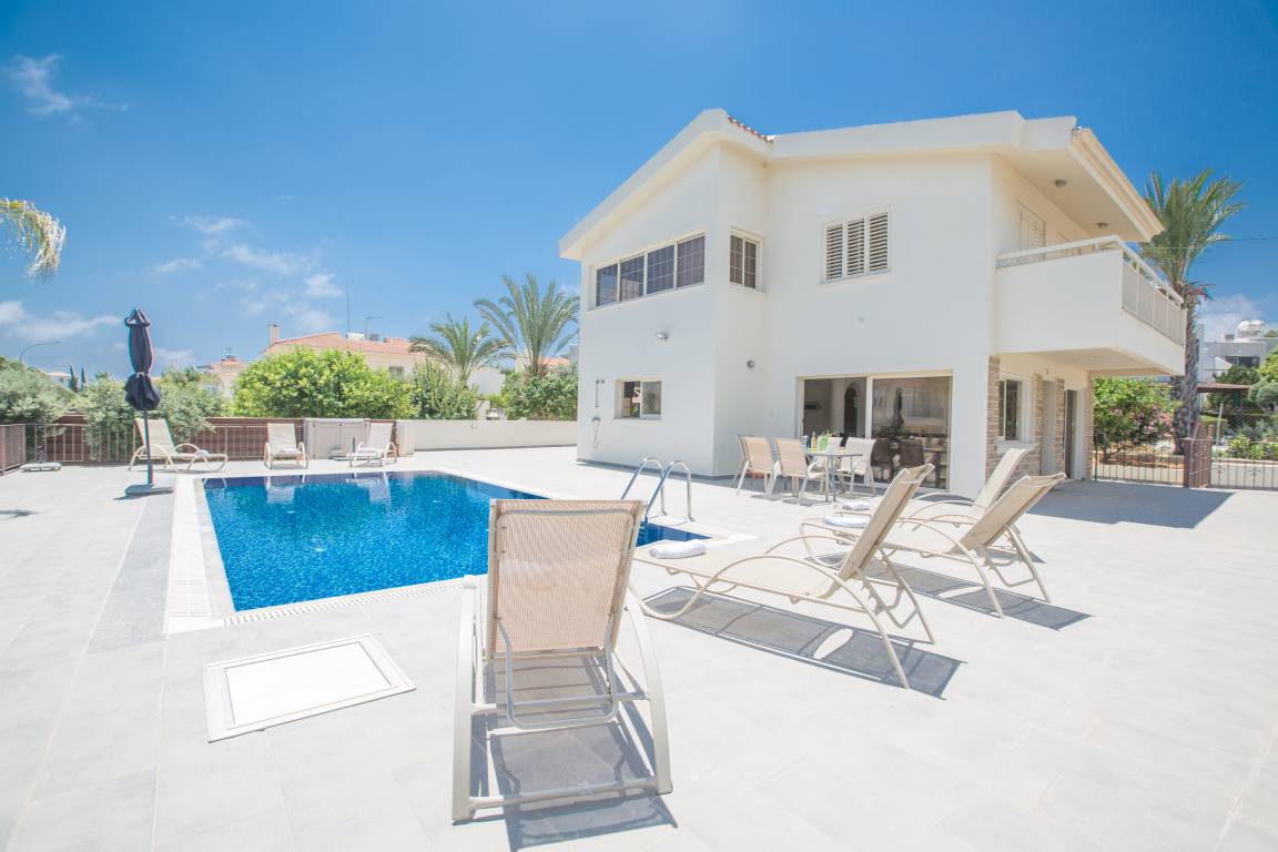 170 M² Villa ∙ 4 Schlafzimmer ∙ 8 Gäste - Protaras