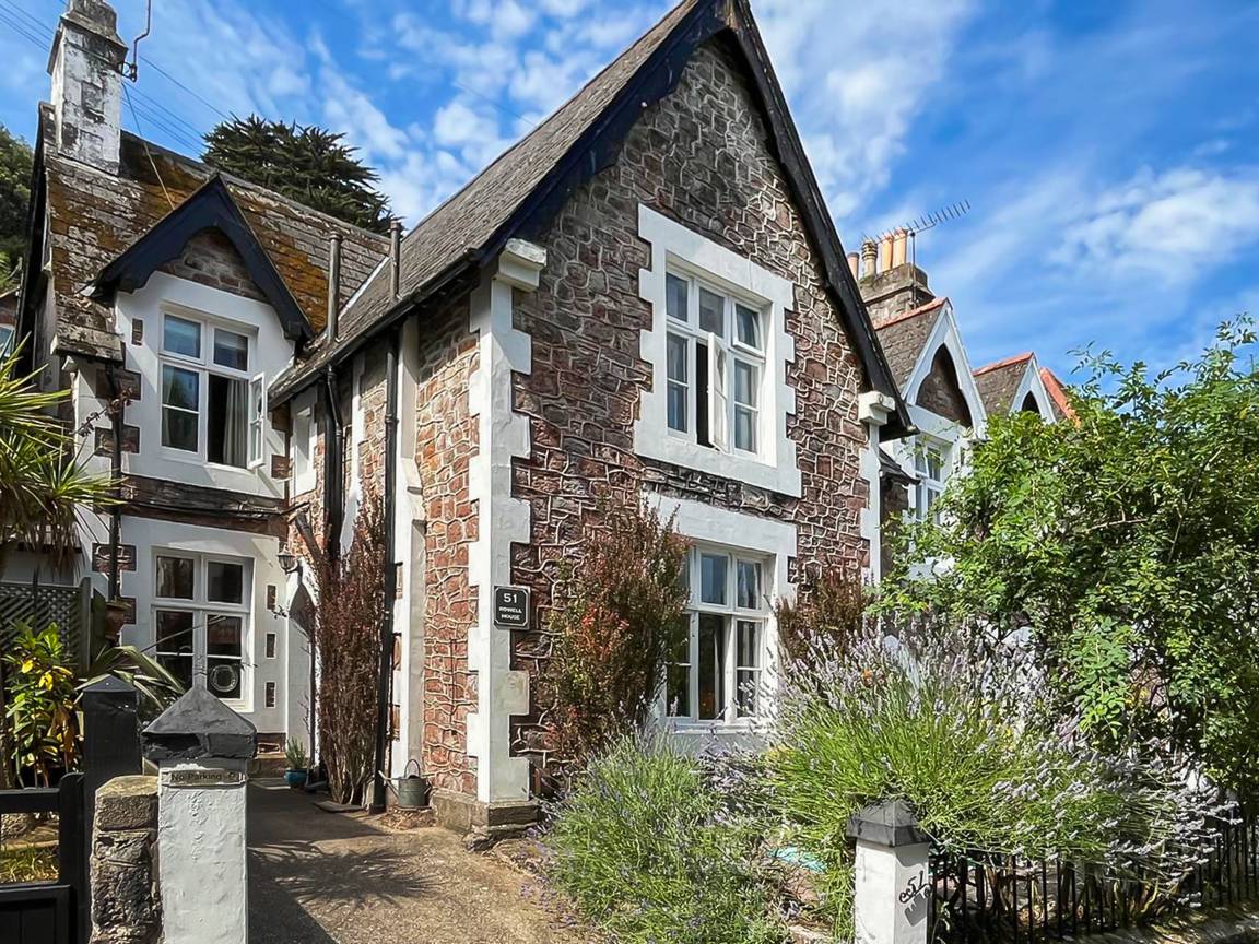 Cottage ∙ 3 Bedrooms ∙ 5 Guests - Torquay