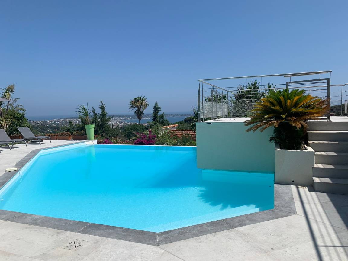 43 M² Huis ∙ 1 Slaapkamer ∙ 4 Gasten - Biot