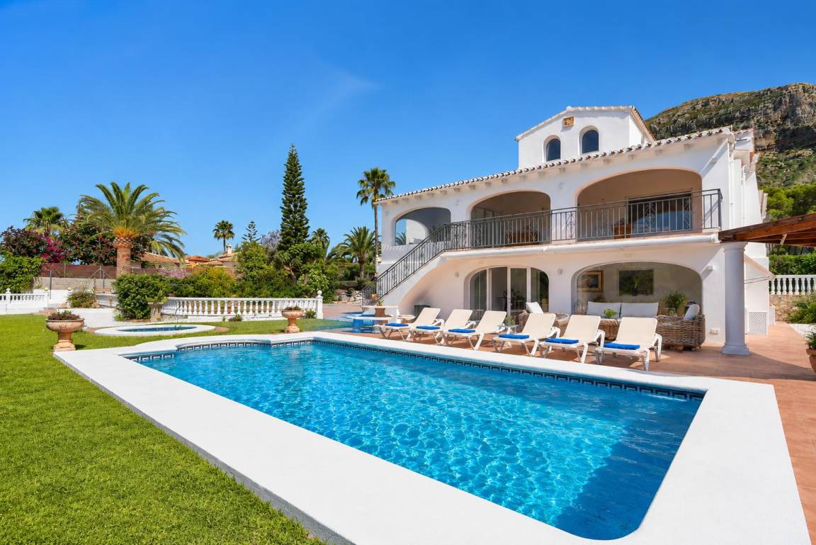 300 M² House ∙ 3 Bedrooms ∙ 6 Guests - Jávea