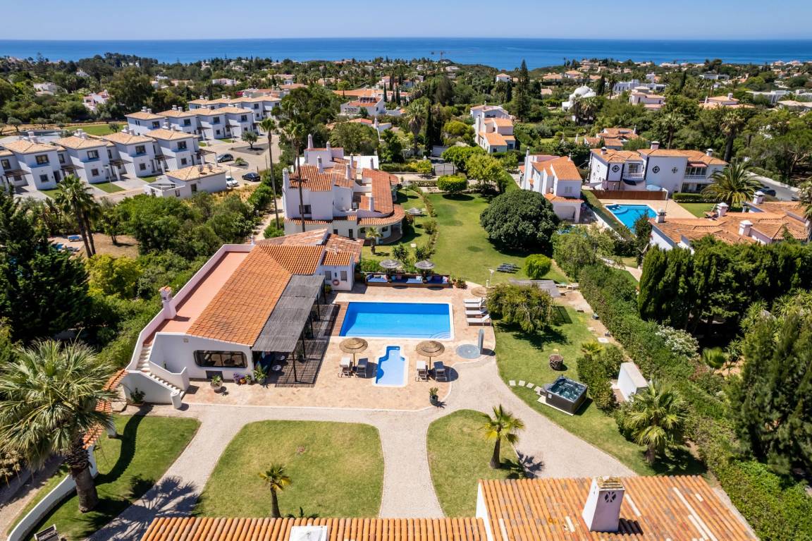 Villa ∙ 16 Schlafzimmer ∙ 40 Gäste - Ferragudo