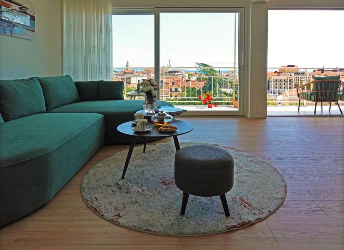93 M² Ferienwohnung ∙ 2 Schlafzimmer ∙ 4 Gäste - Split